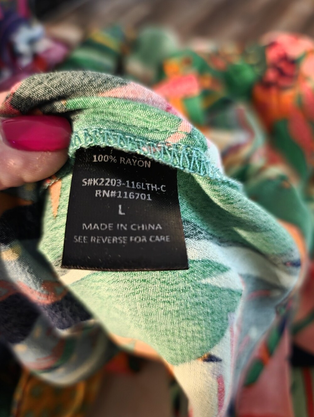 Karlie Vibrant Green Tropical Print Button-Front Women's Top - Picture 5 of 5